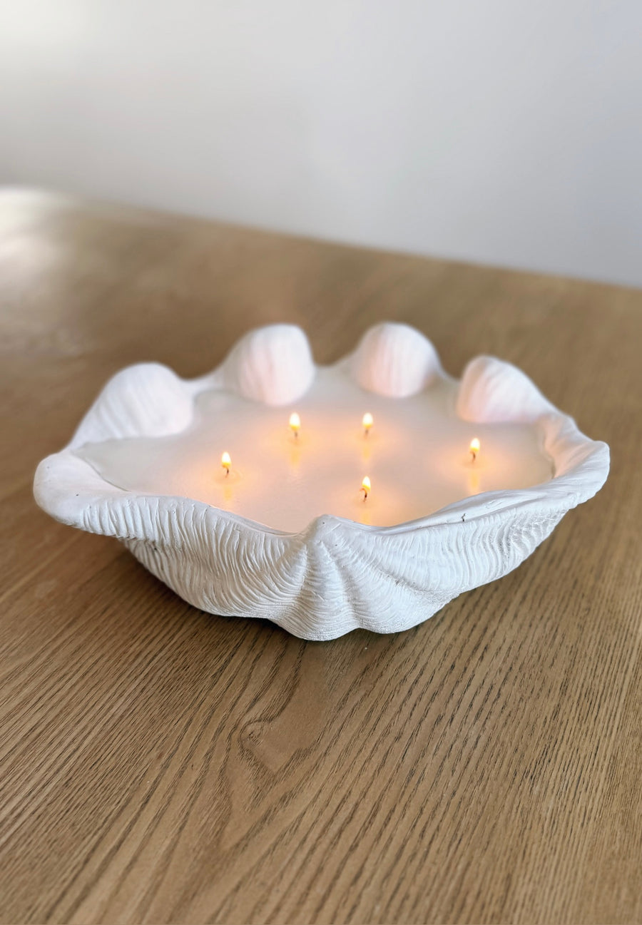 Clamshell Candle