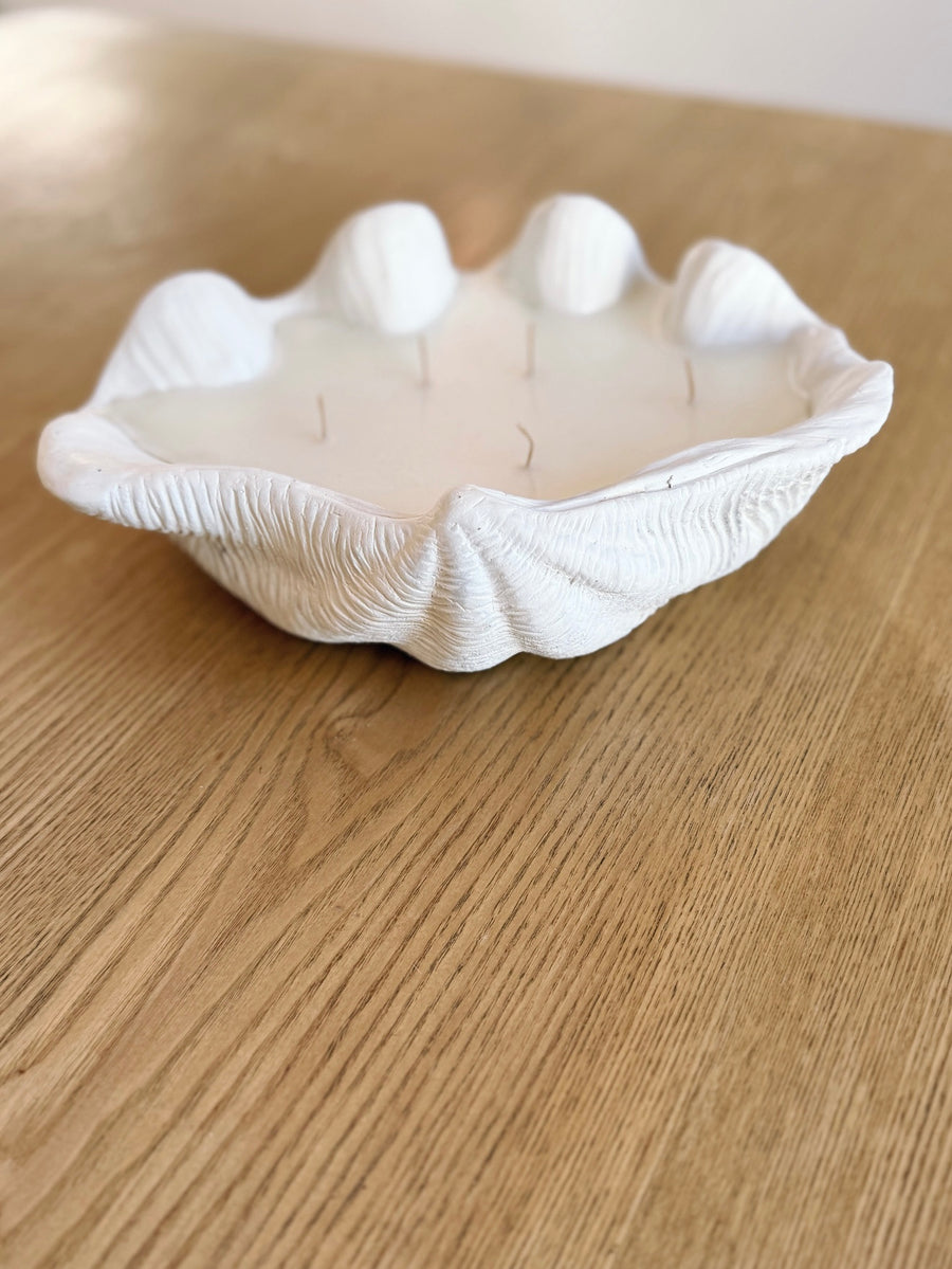 Clamshell Candle